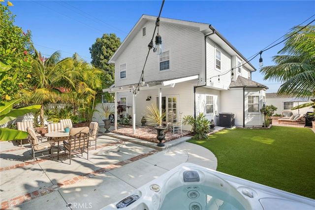 201 E 21st Street, Costa Mesa, CA 92627