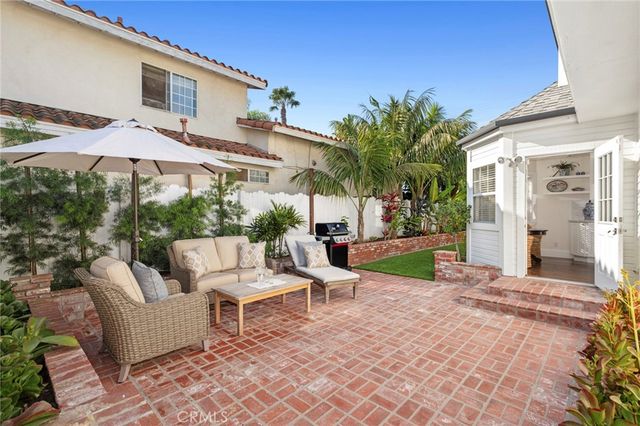 201 E 21st Street, Costa Mesa, CA 92627