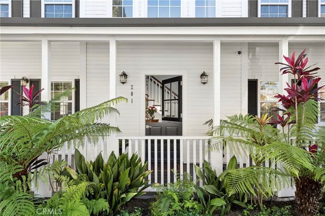 201 E 21st Street, Costa Mesa, CA 92627