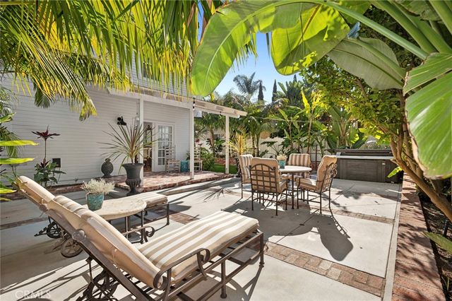 201 E 21st Street, Costa Mesa, CA 92627