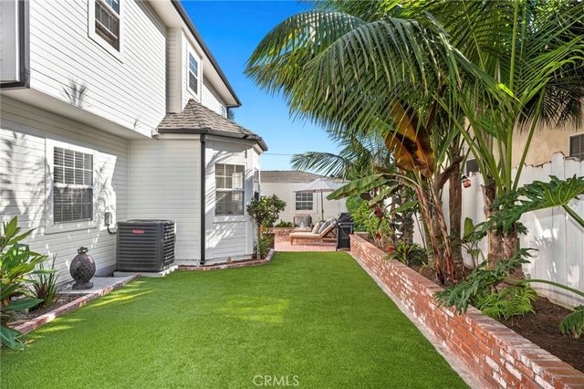 201 E 21st Street, Costa Mesa, CA 92627