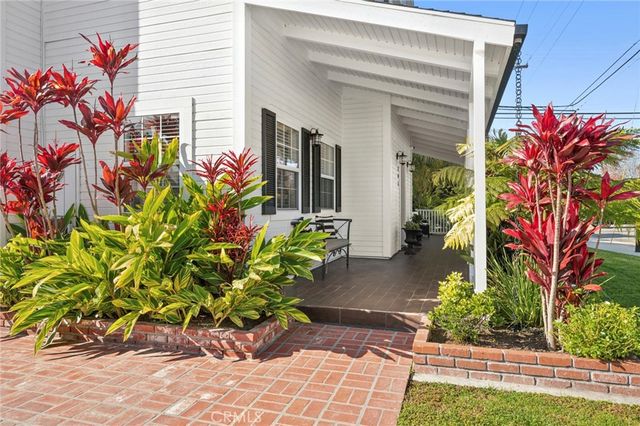 201 E 21st Street, Costa Mesa, CA 92627