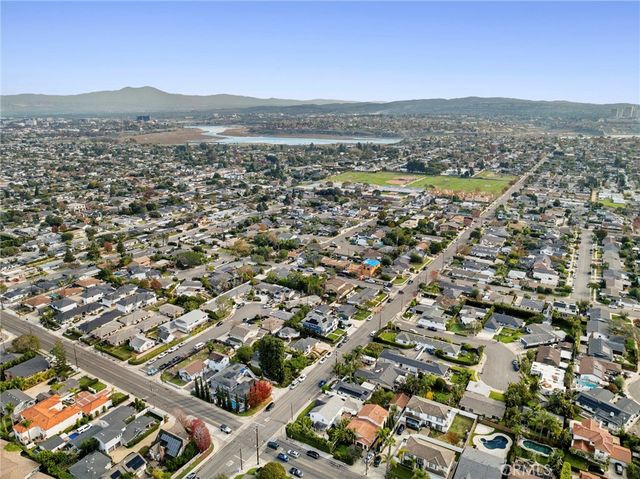 201 E 21st Street, Costa Mesa, CA 92627