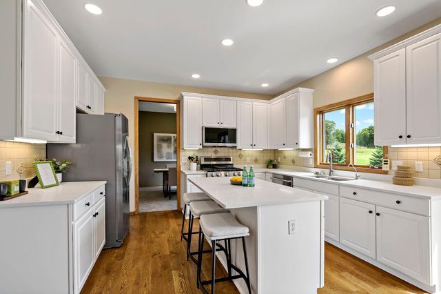 16599 Imperial Court, Lakeville, MN 55044