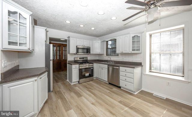 7 PINE GLEN DR, Sicklerville, NJ 08081