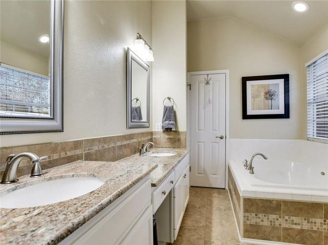 1402 Colby LN, Cedar Park, TX 78613