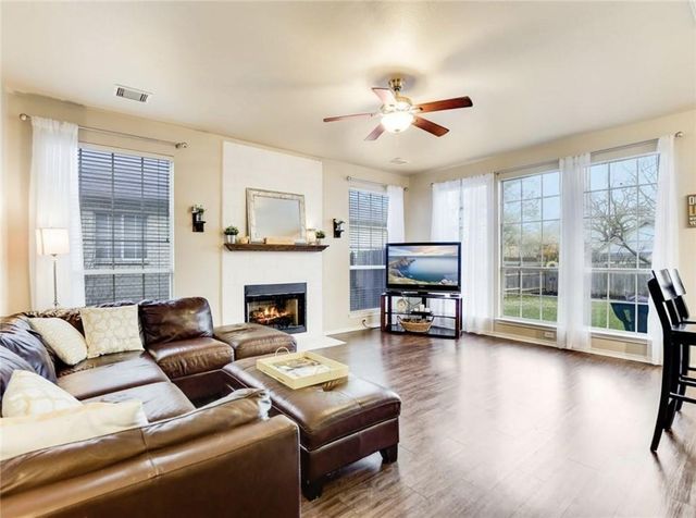 1402 Colby LN, Cedar Park, TX 78613