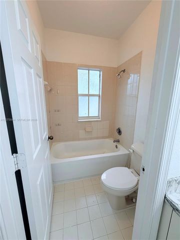 102 S Santa Catalina Circle 102, North Lauderdale, FL 33068