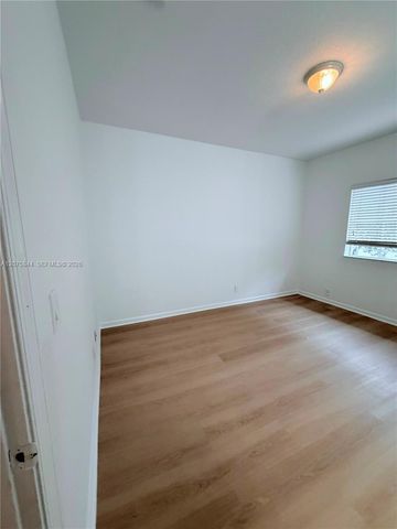 102 S Santa Catalina Circle 102, North Lauderdale, FL 33068