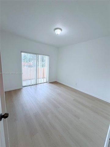 102 S Santa Catalina Circle 102, North Lauderdale, FL 33068