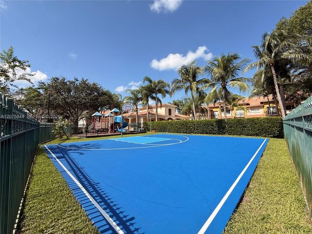 102 S Santa Catalina Circle 102, North Lauderdale, FL 33068