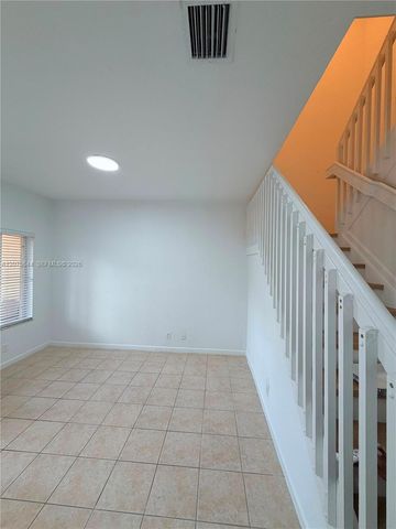 102 S Santa Catalina Circle 102, North Lauderdale, FL 33068
