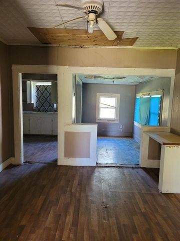 602 Mckinley, Jennings, LA 70546