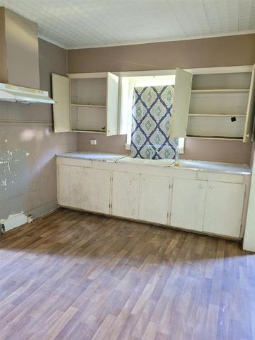 602 Mckinley, Jennings, LA 70546