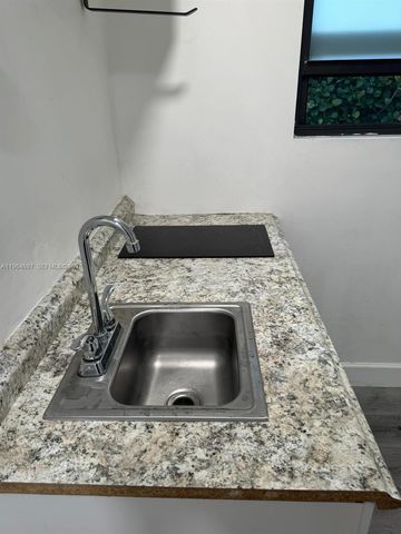 1756 NW 94th St Back, Miami, FL 33147