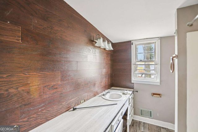 225 Walthall Avenue SE, Marietta, GA 30060