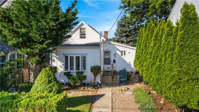 41 White Avenue, East Providence, RI 02915