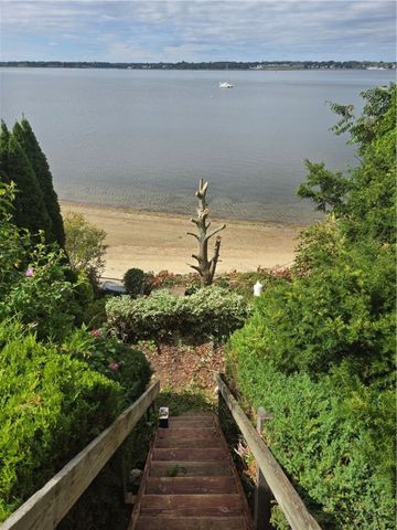 41 White Avenue, East Providence, RI 02915