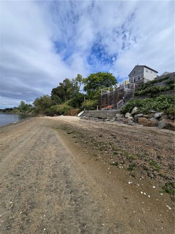 41 White Avenue, East Providence, RI 02915