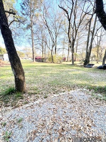 2330 S Woodcrest Ave, Denham Springs, LA 70726