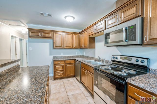 2330 S Woodcrest Ave, Denham Springs, LA 70726