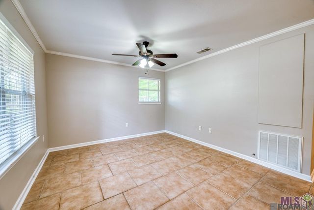 2330 S Woodcrest Ave, Denham Springs, LA 70726