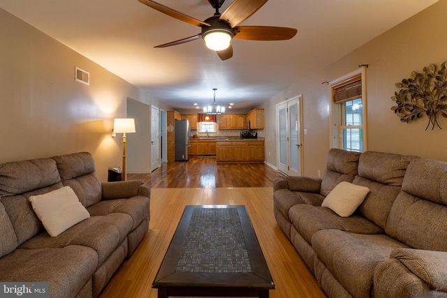 191 TWIN CREEKS DR, Jonestown, PA 17038