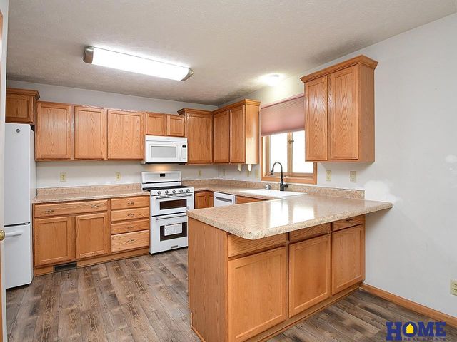 3300 S 83rd Street, Lincoln, NE 68506