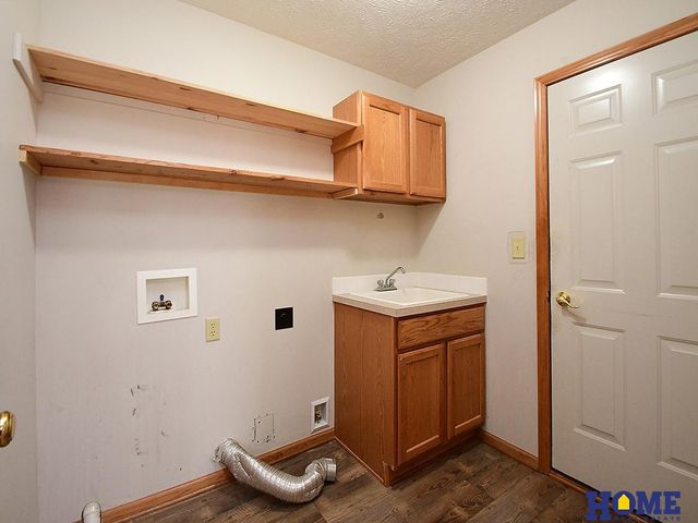 3300 S 83rd Street, Lincoln, NE 68506