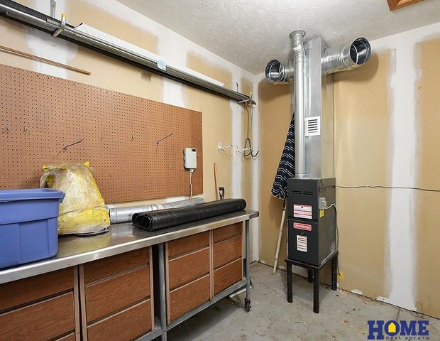 3300 S 83rd Street, Lincoln, NE 68506