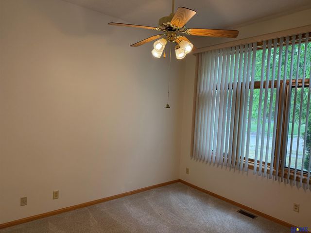 3300 S 83rd Street, Lincoln, NE 68506