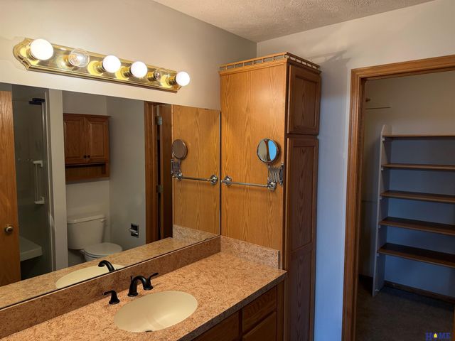 3300 S 83rd Street, Lincoln, NE 68506