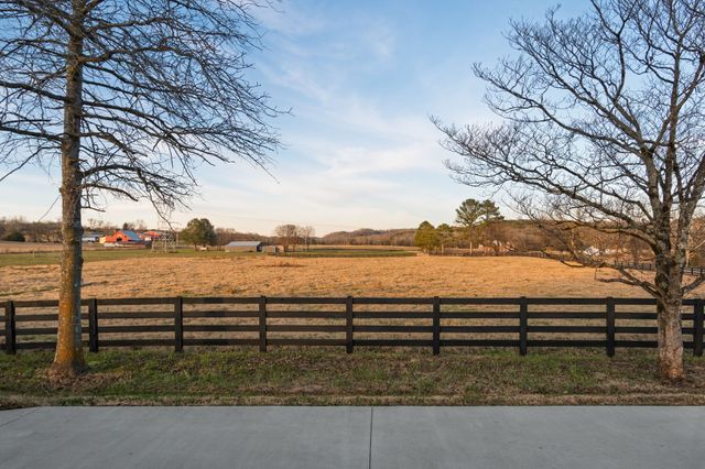 4824 Leipers Creek Road, Williamsport, TN 38487