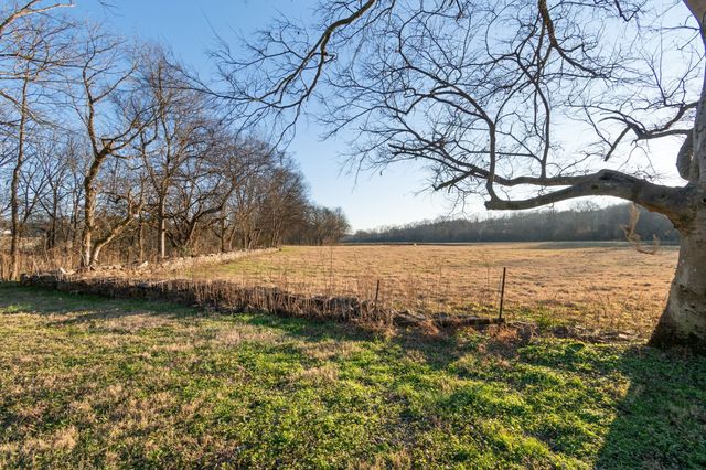 4824 Leipers Creek Road, Williamsport, TN 38487