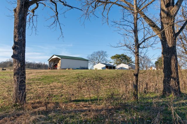 4824 Leipers Creek Road, Williamsport, TN 38487