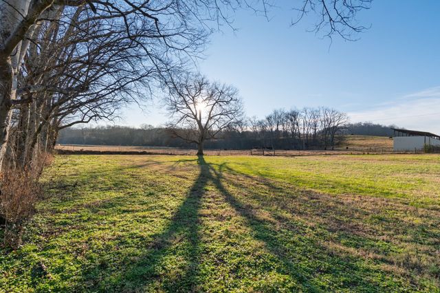 4824 Leipers Creek Road, Williamsport, TN 38487