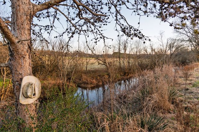 4824 Leipers Creek Road, Williamsport, TN 38487