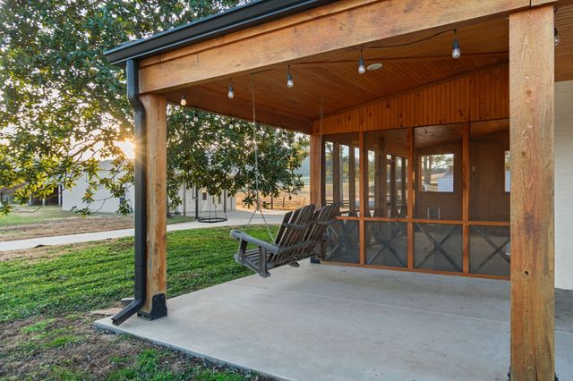 4824 Leipers Creek Road, Williamsport, TN 38487