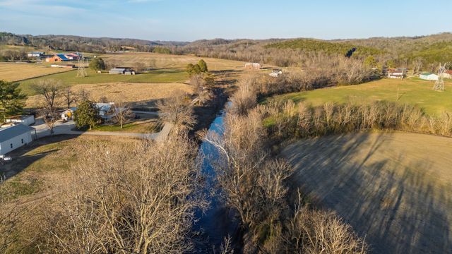 4824 Leipers Creek Road, Williamsport, TN 38487