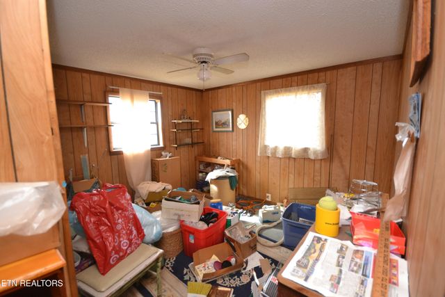 1894 Paint Rock Valley Rd, Philadelphia, TN 37846