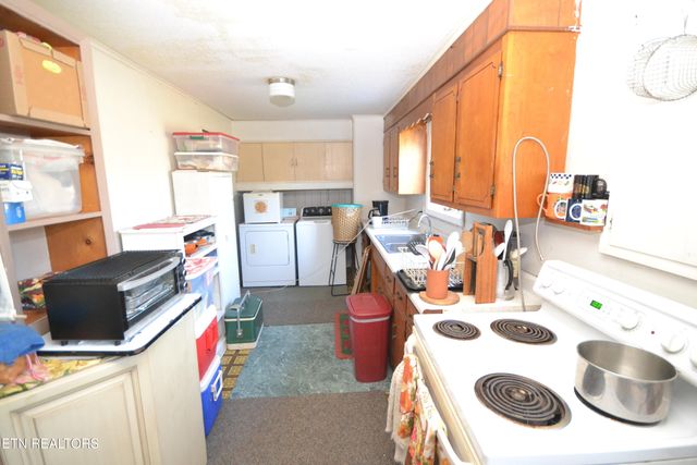 1894 Paint Rock Valley Rd, Philadelphia, TN 37846