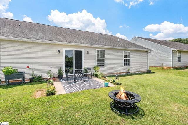 413 Bentridge Drive, Spartanburg, SC 29301
