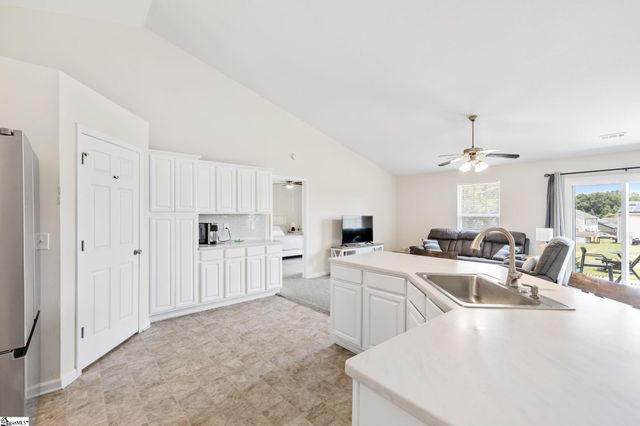 413 Bentridge Drive, Spartanburg, SC 29301