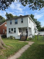 6715 Theota Avenue UP, Parma, OH 44129