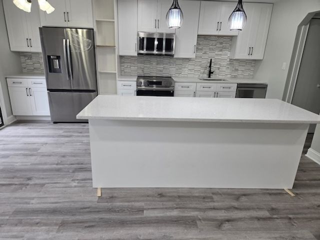 9242 Gross Point Road 107, Skokie, IL 60077