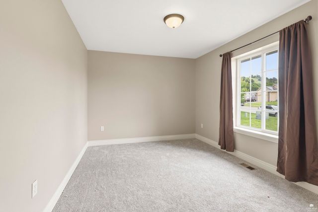 820 Fossilridge Drive, Manhattan, KS 66503