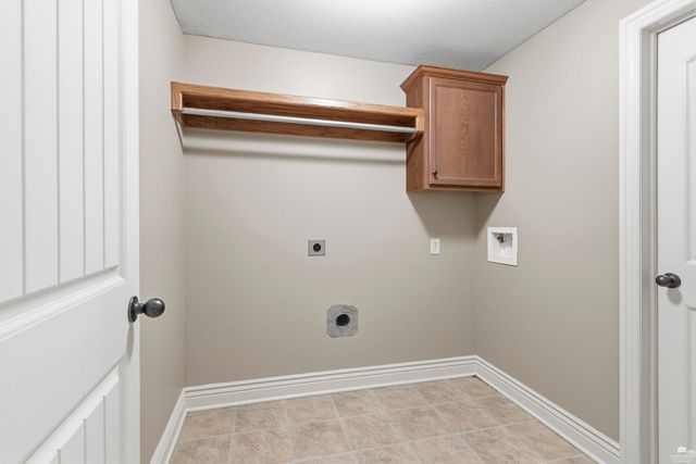 820 Fossilridge Drive, Manhattan, KS 66503