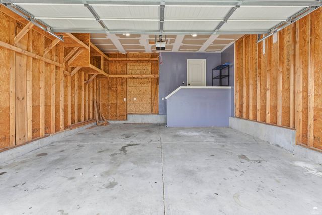 820 Fossilridge Drive, Manhattan, KS 66503