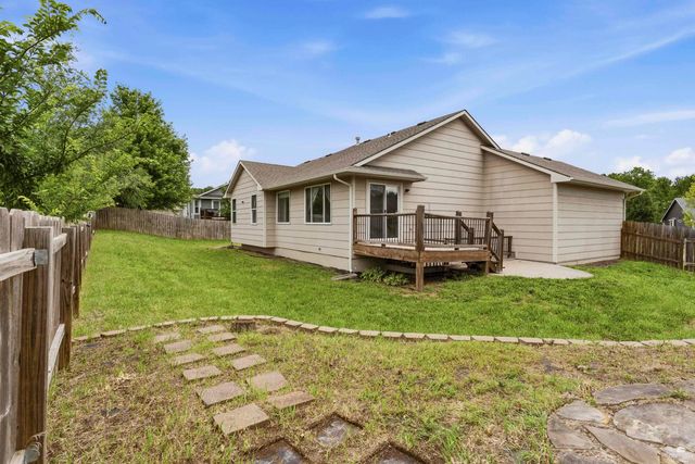 820 Fossilridge Drive, Manhattan, KS 66503