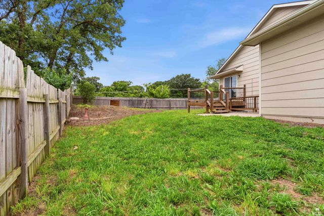 820 Fossilridge Drive, Manhattan, KS 66503